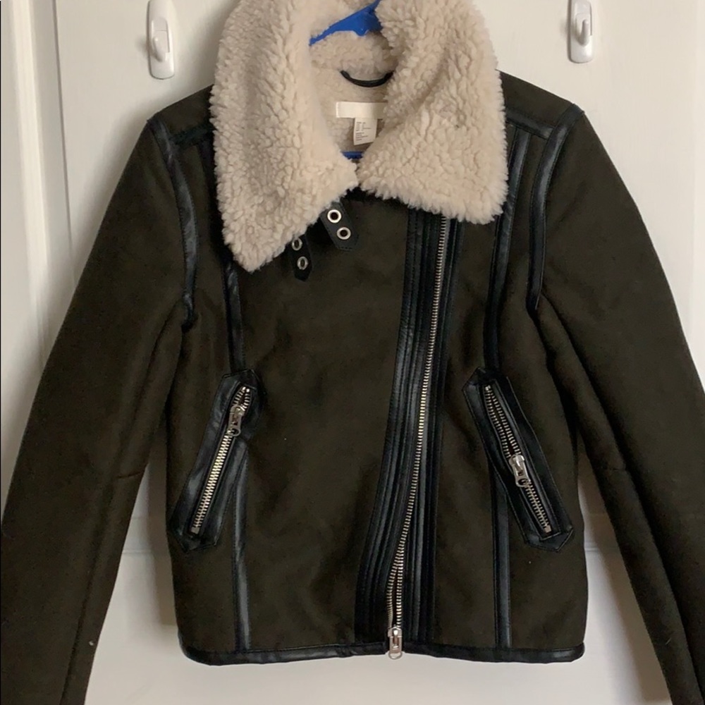 H & M faux sheepskin jacket sz S olive, cream